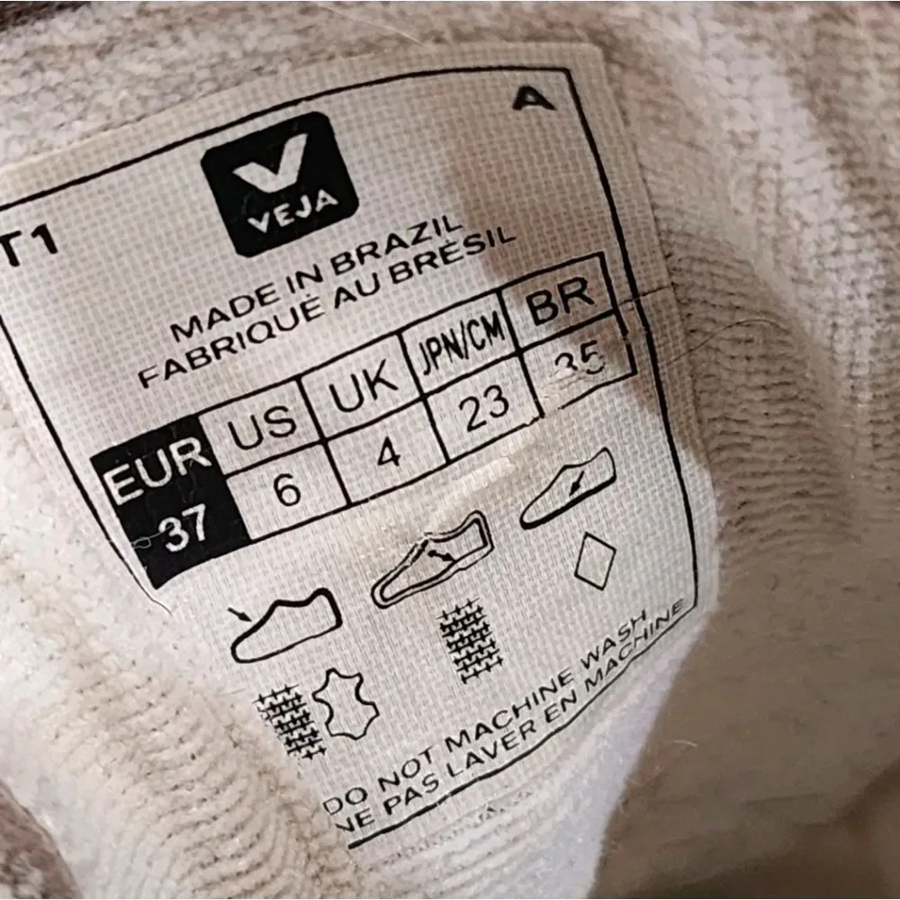 Veja pre owned